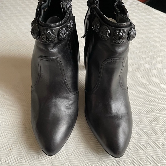 Burberry black booties. - Picture 4 of 5